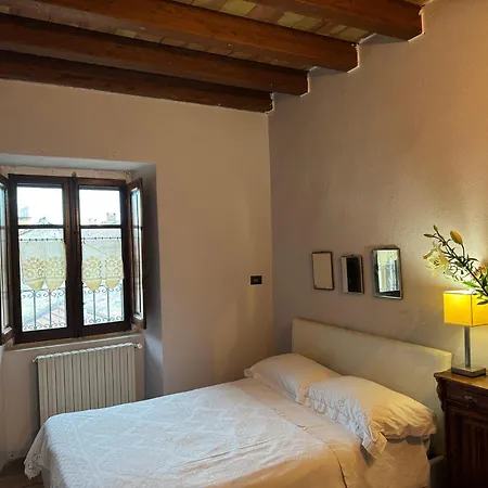 Lägenhet Casa Piazza Del Campanon